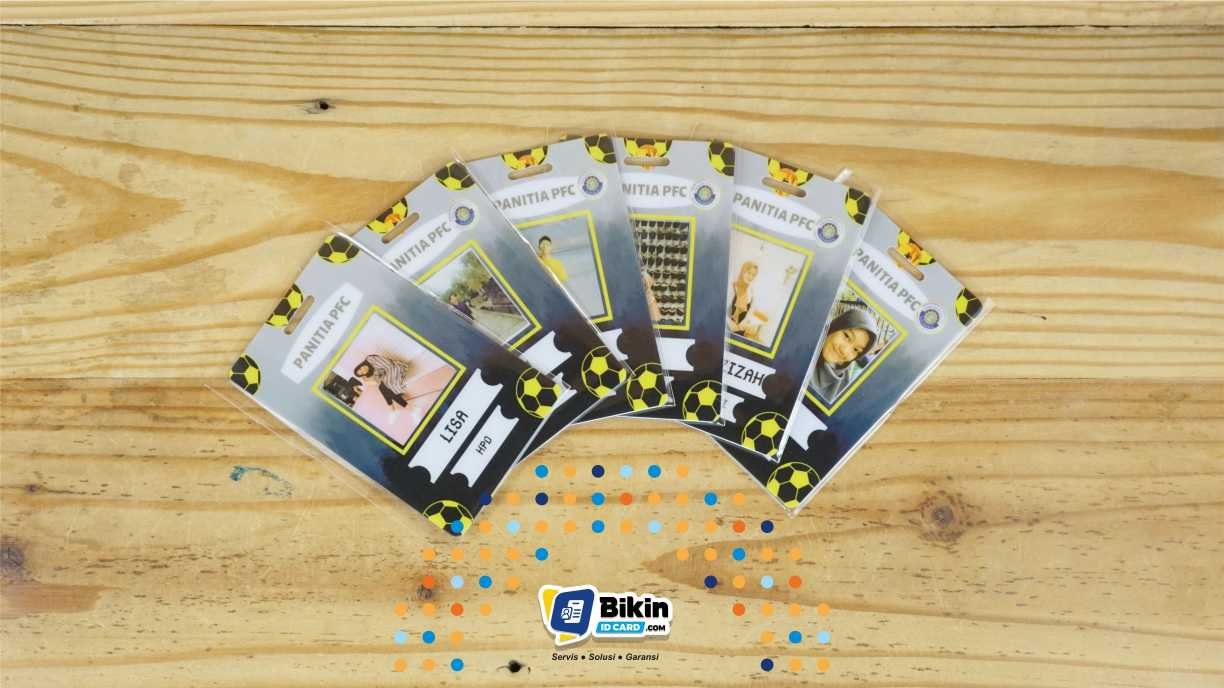 perbedaan name tag dan id card contoh id