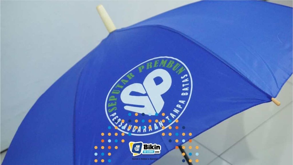 barang wajib saat musim hujan contoh