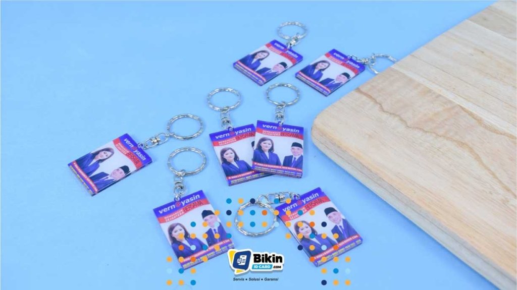 contoh gantungan kunci akrilik contoh